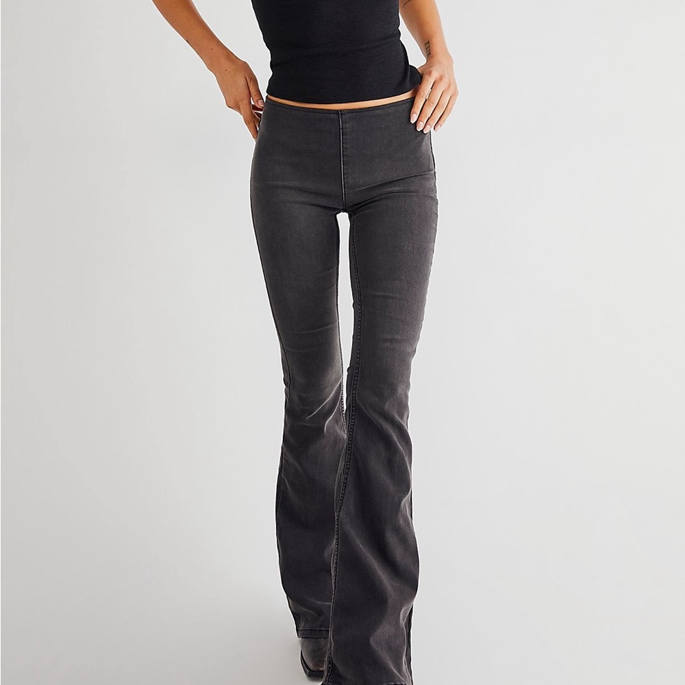Free People Penny Pull-On Flare Jeans - size 26, True Black